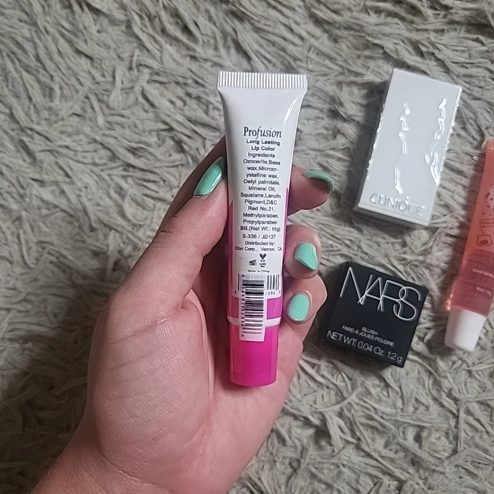 Beauty Bundle Makeup Skin Nars Blush Clinique Eyeshadow Duo Moisturizer Lips ✨️